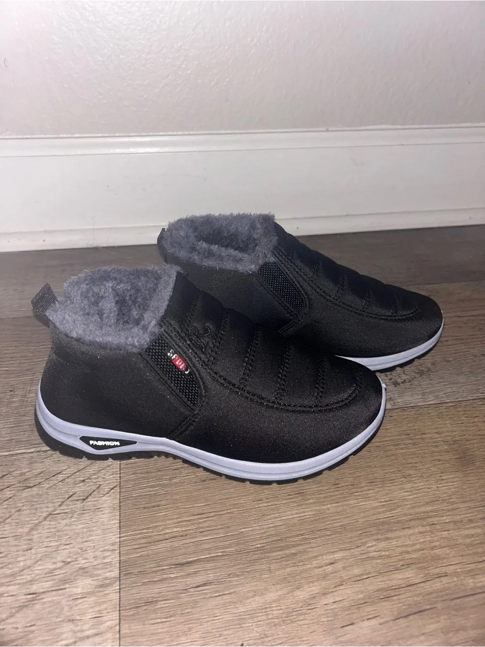 NEW Women’s Black Slip-On Fleece-Lined Shoes